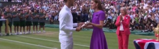 Šta je Nole rekao Kejt Midlton dok mu je predavala utešni trofej