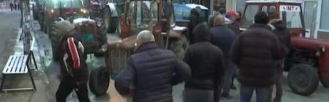 Nezadovoljni poljoprivrednici upali u zgradu opštine (FOTO)