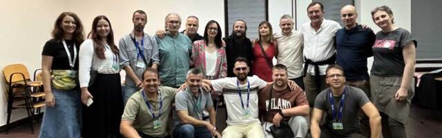 Panel diskusija u Elemiru: „Mi smo na ulicama jer tražimo normalan život“