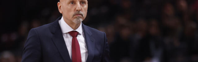 Pljušte kritike! Zvezda pobedila, navijači besni: Osuli drvlje i kamenje po Obradoviću i ovom košarkašu