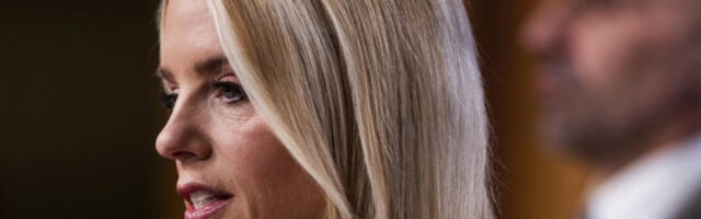 Пам Бонди позвана на саслушање у случају Епстин