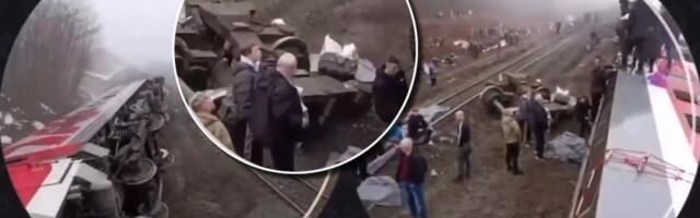 Horor na ruskim šinama: Iskočilo sedam vagona putničkog voza, spasioci izvlače povređene, među njima i dete! (VIDEO)