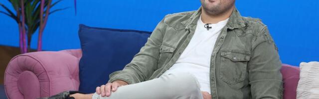 VODITELJKA RASKRINKALA LJUBU PERUĆICU! Pevač muči ozbiljnu muku sa ovim, a sad sve isplivalo javno: Opustio se...