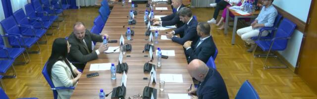 SPORAZUM VLASTI I OPOZICIJE U CRNOJ GORI: Do 31. jula izmene zakona o policiji i ANB-u, Ustav da se promeni do 4. septembra