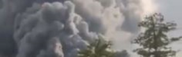 Gori tehnološki gigant, crn oblak dima prekrio ceo grad (VIDEO)