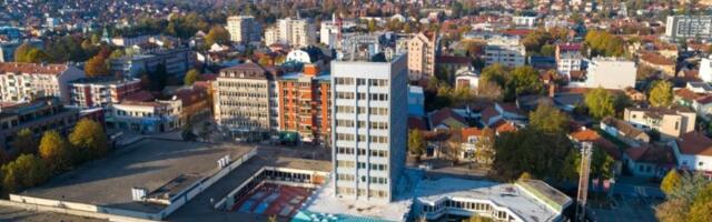 "Izvođač radova - ćaci": Valjevci gledaju i ne veruju u "siguran" put za decu (FOTO)