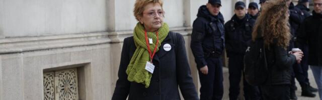 (VIDEO) Političarka blokaderka prvi put „na merama“: Šta je to Biljana „Dabrica“ Stojković pričala u „Evropskoj kući“?