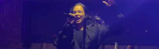 Hitno prekinut nastup trudne Edite Aradinović u Čačku: Bačen suzavac u klubu