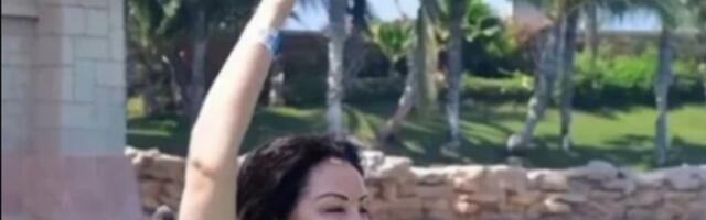 Dragana Mirković POKAZALA TELO u 58. godini: Nonšalantno pozirala u vodi, svi se pitaju gde se nalazi ovaj RAJ ISPRED NJE: "VREME ZA ODMOR" (FOTO)