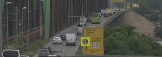 KAKVI SE RADOVI TRENUTNO OBAVLJAJU NA PANČEVAČKOM MOSTU: Samo tokom jutarnjeg špica preko njega pređe oko 6.000 vozila