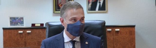 Stefanović na sajtu SNS-a: Neću mirno gledati kako opozicija laže o Vučiću