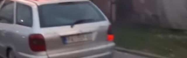 Zapalio se automobil u Bulevaru despota Stefana (VIDEO)