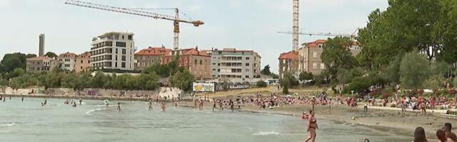 “Ovo je neizdrživo, moramo otići”: Turisti frapirani prizorom sa jedne od najpopularnijih hrvatskih plaža (FOTO)