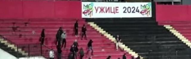 Haos u Užicu: Žestoka tuča navijača i policije (VIDEO)