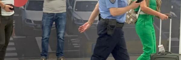 Paparaco: Anu Radulović PRATI POLICAJKA na aerodromu, ona se cela pogubila, STEGLA KOFER I TRČI (VIDEO)