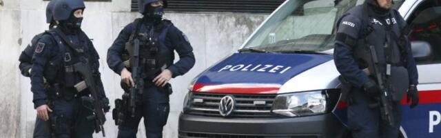 SRBIN (22) PRETUČEN I IZBODEN U KUPATILU! Užas u Beču - Policija upala u stan, a onda su u plišanoj igrački pronašli nešto zbog čega je usledilo HAPŠENJE!