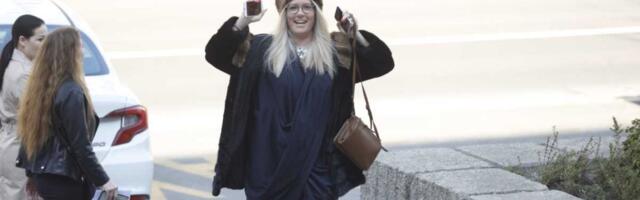 JELENA GOLUBOVIĆ SA SUPRUGOM RAZMENJIVALA NEŽNOSTI U HOTELU! Uhvaćeni na delu: Prvo su vodili ozbiljan razgovor, a onda...