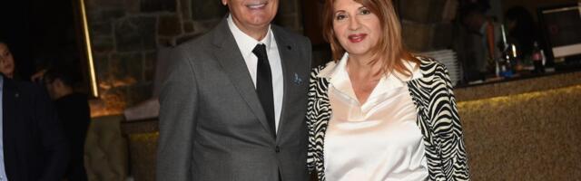 Pevačica pretrnula nakon vesti o NAPADU u kom je stradalo 12 osoba, njen muž je boravio u istom gradu mesecima: "NE VERUJEMO!"