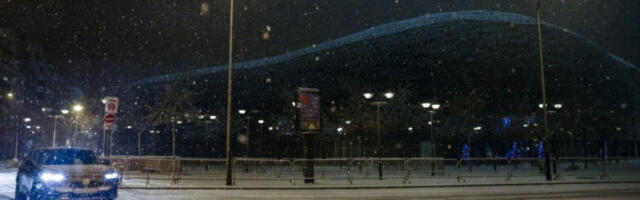 ​Због снега и леда у Француској отказано 140 летова