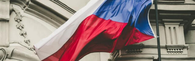 Промена курса у Прагу: украјинска застава више не вијори на згради владе