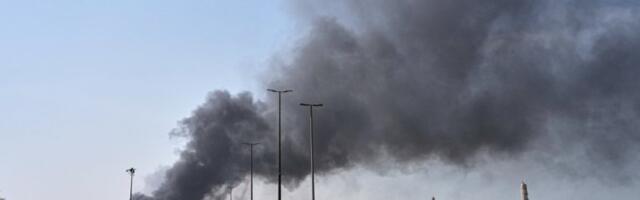 NAPADNUTI EMIRATI! Pršti na nebu oko Dubaija i Abu Dabija, PVO udara svom snagom na IRANSKE RAKETE!