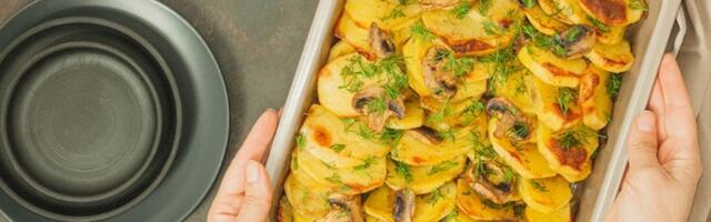 Zapečeni krompir sa pečurkama: Rapsodija ukusa, a obrok gotov za tren oka