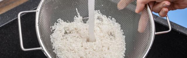 Da li je zaista potrebno ispirati pirinač? Većina pravi VELIKU grešku, a evo šta kažu vrhunski kuvari