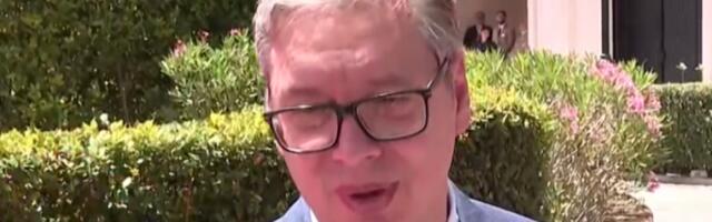 VUČIĆ PORUČIO IZ TIVTA: Makron nahvalio našu zemlju! Sada svi primećuju da je Srbija najjača ekonomija zapadnog Balkana! (VIDEO)