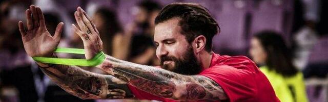 HTEO DA SE SLIKA SA RADULJICOM, PA NAGRABUSIO! Policajac KAŽNJEN JER JE UGROZIO BEZBEDNOST KOŠARKAŠA