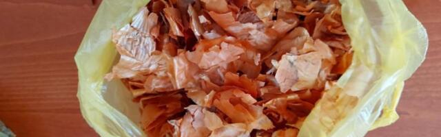 Beograđanka šokirana cenom lukovine u marketima: Ljuske skuplje od kile luka - bezobrazluk FOTO