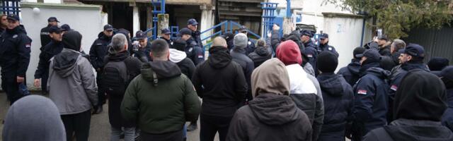 Novosadskim aktivistima iz posmatračke misije na izborima u Kuli određen pritvor do 30 dana