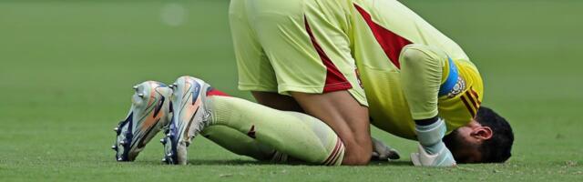 UDARIO SUDIJU, PA DOBIO SUSPENZIJU! Evo kolika kazna čeka čuvenog golmana posle SKANDALOZNOG poteza!