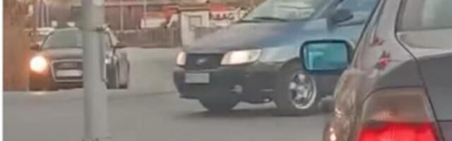 VELIKI požar kod Zrenjaninskog puta: Crni dim prekrio celo naselje (VIDEO)