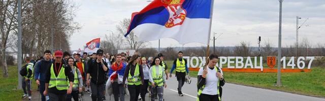 Studenti iz Užica, Čačka i Valjeva idu pešice do Kraljeva