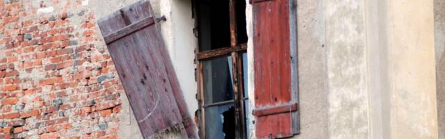 Renovirali kuću staru 112 godina, pa pronašli skrivenu dragocenost: Stara kvaka krila misteriozan predmet, a onda su stigle loše vesti