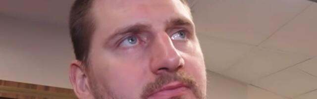 Nikolu Jokića odavno nismo videli ovakvog, pogledajte kako je stao pred američke novinare: "Zabrinut sam..."