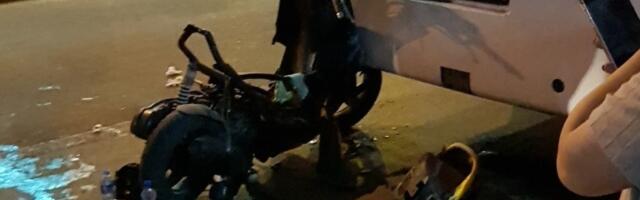 Ekskluzivan snimak sudara u Selakovcu: maloletnici podleteli pod autobus