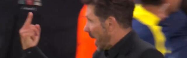 BURNA NOĆ U LIVERPULU: Dijego Simeone nakon primljenog gola u samoj završnici ušao u sukob sa navijačima Liverpula!