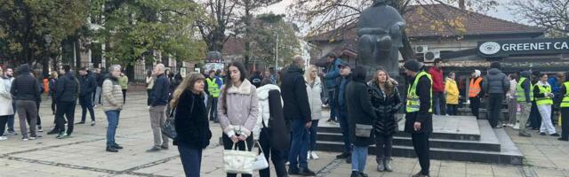 Preci su nam uzor – protestni skup u Kragujevcu