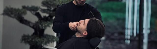 Da, sada je frizer, a nekada je bio veliki talenat Crvene zvezde: Sada šiša Strahinju Erakovića, a nekad su igrali zajedno!