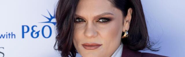 Dve godine su bili zajedno, sad mu poručuje: "Karma će te stići": Džesi Džej prozvala poznatog glumca u novoj pesmi!