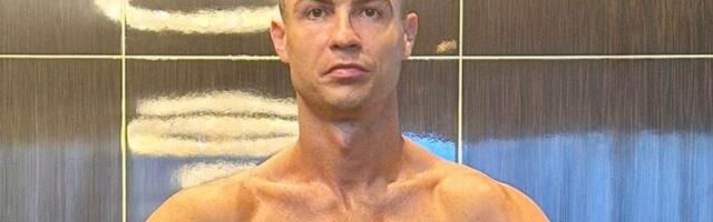 Od čega si, čoveče? Svet je izgubio dah, Ronaldo pokazao isklesano telo u 41. godini /FOTO/
