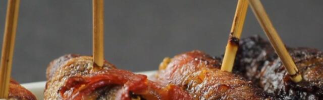 VIDEO: Suve šljive umotane u slanini - niko ne pojede samo jednu