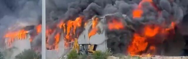 Deponija Uborak ponovo gori: Mostar se guši u otrovnom crnom dimu, građani u panici od posledica trovanja  (VIDEO)