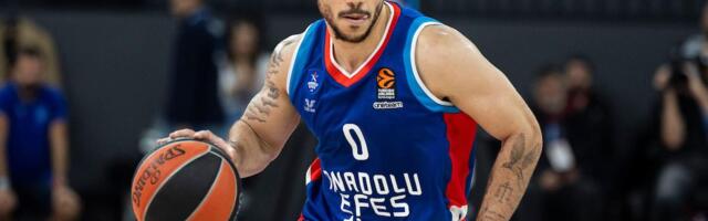 PO SVAKU CENU ŽELI U REDOVE NAJVEĆEG RIVALA: Larkin plaća iz svog džepa da pređe u Fenerbahče
