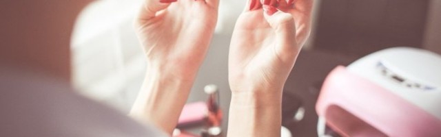 SKINITE LAK SA NOKTIJU POMOĆU OVIH PROIZVODA! Aceton vam nije potreban!