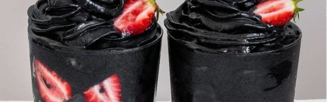 Crni sladoled od samo 3 sastojka - izgleda sjajno i ne postoji jednostavniji recept