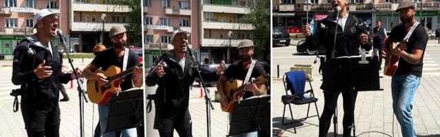 Nikola Rokvić zapevao sa uličnim sviračem! Ljudi u neverici prilazili da provere da li je to stvarno on! (VIDEO)