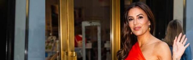 Eva Longorija impresionira noseći seksi crvenu haljinu