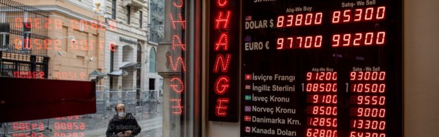 Slom lire gura Tursku u provaliju